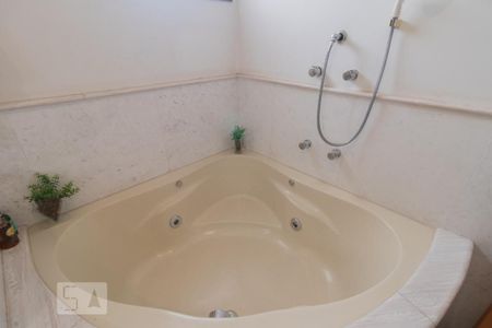 Apartamento para alugar com 215m², 4 quartos e 4 vagas Apartamento para alugar com 215m², 4 quartos e 4 vagasBanheiro da Suíte 4