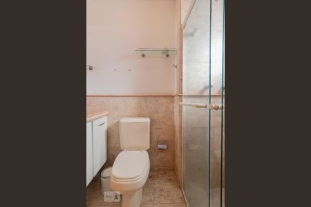 Apartamento para alugar com 215m², 4 quartos e 4 vagas Apartamento para alugar com 215m², 4 quartos e 4 vagasBanheiro da Suíte 3