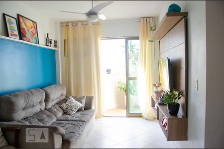 Sala de apartamento para alugar com 2 quartos, 70m² em Jacarepaguá, Rio de Janeiro