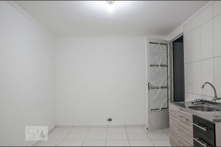 Cozinha de casa para alugar com 2 quartos, 80m² em Vila Celeste, São Paulo