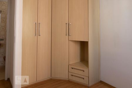 Quarto 2 de apartamento para alugar com 2 quartos, 55m² em Vila Guarani, São Paulo