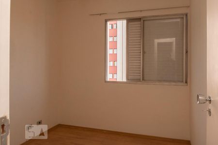 Quarto 2 de apartamento para alugar com 2 quartos, 55m² em Vila Guarani, São Paulo