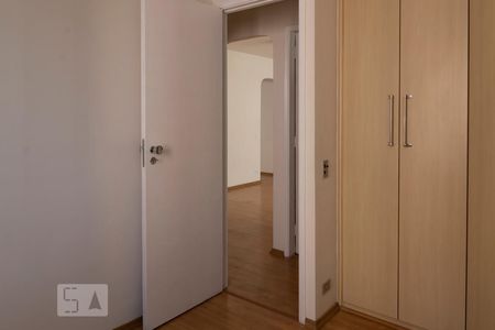 Quarto 2 de apartamento para alugar com 2 quartos, 55m² em Vila Guarani, São Paulo