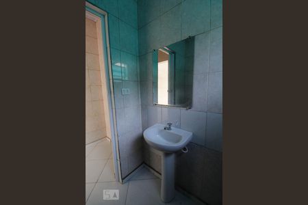 Banheiro de casa de condomínio para alugar com 1 quarto, 49m² em Vila Silveira, Guarulhos