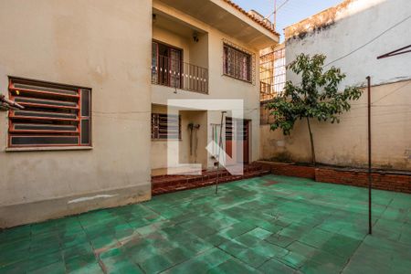 Casa à venda com 300m², 3 quartos e 2 vagas Casa à venda com 300m², 3 quartos e 2 vagasQuintal