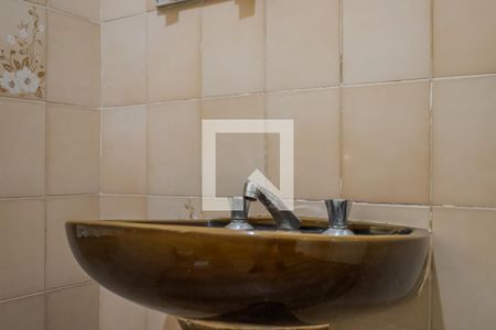 Casa à venda com 300m², 3 quartos e 2 vagas Casa à venda com 300m², 3 quartos e 2 vagasBanheiro Social