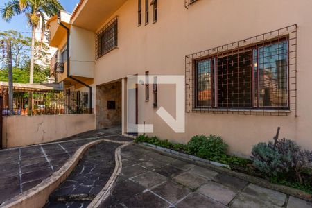 Casa à venda com 300m², 3 quartos e 2 vagas Casa à venda com 300m², 3 quartos e 2 vagasQuintal