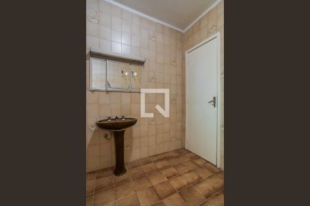 Casa à venda com 300m², 3 quartos e 2 vagas Casa à venda com 300m², 3 quartos e 2 vagasBanheiro Social