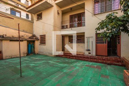 Casa à venda com 300m², 3 quartos e 2 vagas Casa à venda com 300m², 3 quartos e 2 vagasQuintal