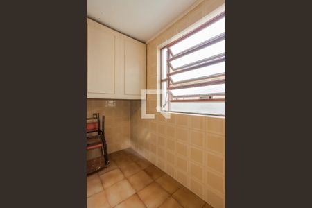 Casa à venda com 300m², 3 quartos e 2 vagas Casa à venda com 300m², 3 quartos e 2 vagasÁrea de Serviço