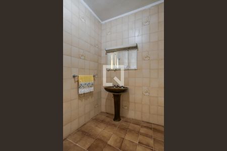 Casa à venda com 300m², 3 quartos e 2 vagas Casa à venda com 300m², 3 quartos e 2 vagasBanheiro Social