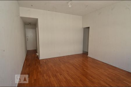 Sala de apartamento para alugar com 2 quartos, 90m² em Leme, Rio de Janeiro