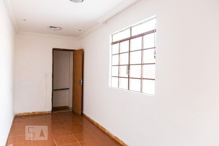 Quarto 2 de casa para alugar com 4 quartos, 150m² em Glória, Belo Horizonte
