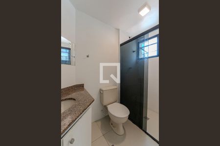 Banheiro de kitnet/studio para alugar com 1 quarto, 33m² em Bela Vista, São Paulo