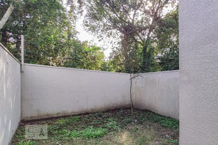 Quintal de casa de condomínio à venda com 3 quartos, 136m² em Vila Nova, Porto Alegre