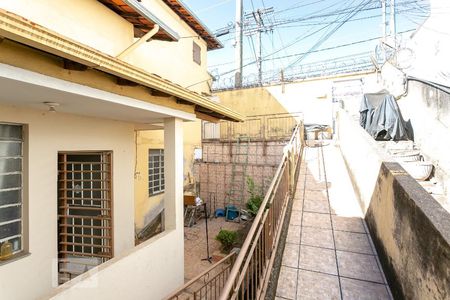 Entrada de casa à venda com 9 quartos, 380m² em Sagrada Família, Belo Horizonte