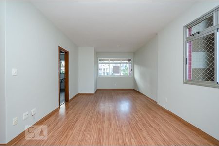 Sala de apartamento para alugar com 3 quartos, 110m² em Vale do Sereno, Nova Lima