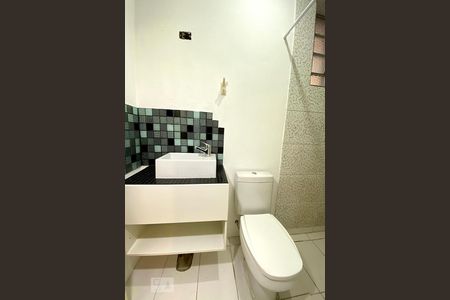 Banheiro de apartamento à venda com 1 quarto, 27m² em Centro, São Leopoldo
