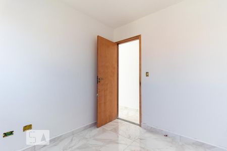 Quarto 1 de apartamento para alugar com 2 quartos, 38m² em Vila Granada, São Paulo