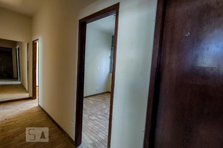 Corredor de apartamento para alugar com 4 quartos, 150m² em Centro, Belo Horizonte