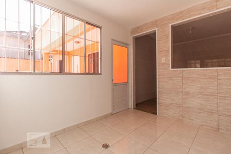 Sala de casa para alugar com 2 quartos, 100m² em Jardim Haia do Carrão, São Paulo