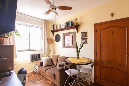 Sala de apartamento à venda com 2 quartos, 48m² em Camaquã, Porto Alegre