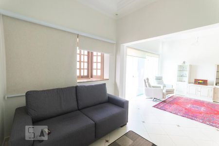 Sala de TV de casa para alugar com 4 quartos, 226m² em Dos Casa, São Bernardo do Campo