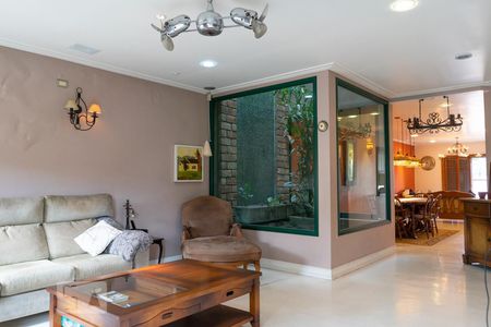 Sala de casa à venda com 4 quartos, 378m² em Vila Paiva, São Paulo