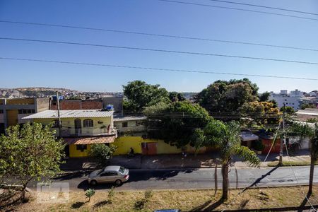 Vista da Rua de apartamento à venda com 2 quartos, 60m² em Serrano, Belo Horizonte