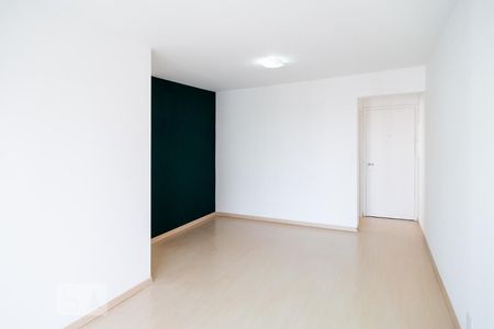 Sala de apartamento para alugar com 3 quartos, 81m² em Parque Residencial Julia, São Paulo