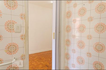 Banheiro de apartamento para alugar com 1 quarto, 46m² em República, São Paulo