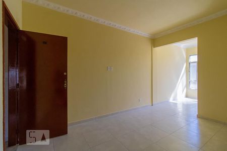 Sala de apartamento para alugar com 2 quartos, 80m² em Olaria, Rio de Janeiro