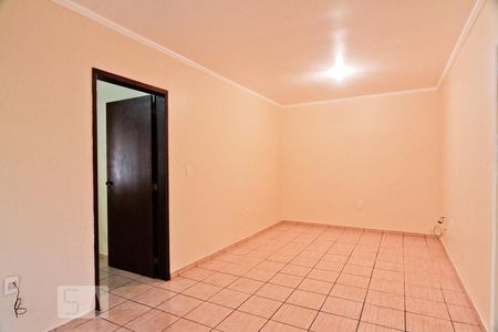 Casa para alugar com 90m², 2 quartos e 2 vagasSala