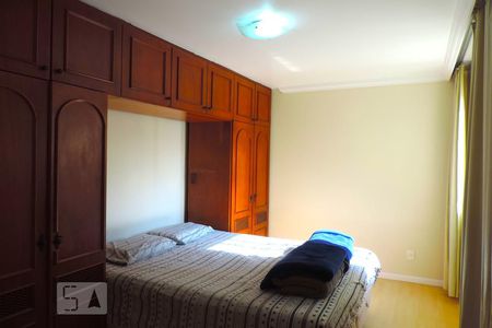 Quarto 1 - Armários de apartamento para alugar com 2 quartos, 65m² em Centro, Florianópolis