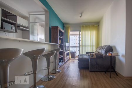 Sala de apartamento para alugar com 2 quartos, 64m² em Vila Alexandria, São Paulo