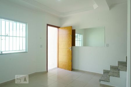 Sala de casa para alugar com 2 quartos, 65m² em Jardim Hercilia, São Paulo