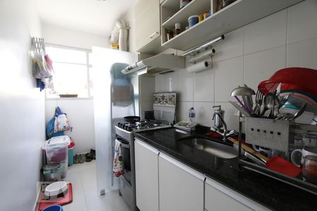 Cozinha de apartamento para alugar com 2 quartos, 52m² em Taquara, Rio de Janeiro