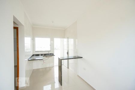 Sala e cozinha de apartamento para alugar com 2 quartos, 62m² em Chácara Seis de Outubro, São Paulo