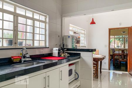 Cozinha de casa à venda com 4 quartos, 300m² em Vila Nogueira, Campinas