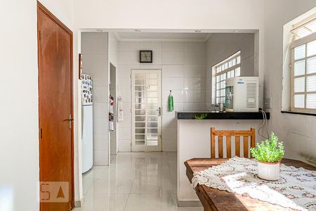 Cozinha de casa à venda com 4 quartos, 300m² em Vila Nogueira, Campinas