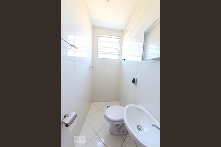 Banheiro de casa para alugar com 1 quarto, 50m² em Parque Casa de Pedra, São Paulo