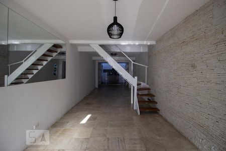 Sala de casa de condomínio à venda com 2 quartos, 140m² em Vila Lageado, São Paulo