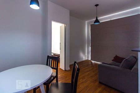 Sala de apartamento para alugar com 1 quarto, 45m² em Vila Regente Feijó, São Paulo