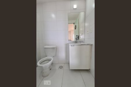 Banheiro de kitnet/studio para alugar com 1 quarto, 56m² em Jardim America, Sorocaba