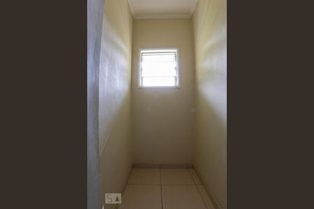 Corredor de casa para alugar com 1 quarto, 45m² em Jardim Teresa, São Paulo