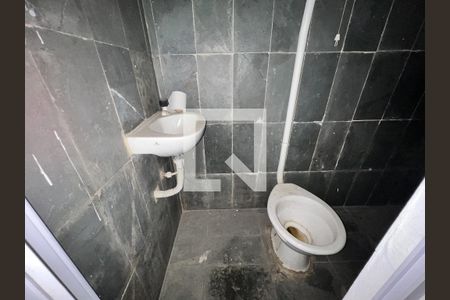 Banheiro de kitnet/studio à venda com 1 quarto, 24m² em Gardênia Azul, Rio de Janeiro