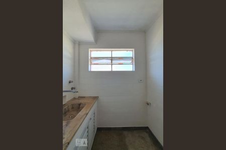 Cozinha de kitnet/studio para alugar com 1 quarto, 32m² em Liberdade, São Paulo