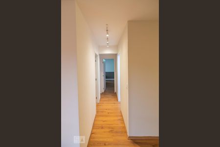 Corredor de apartamento para alugar com 3 quartos, 70m² em Jaguaré, São Paulo