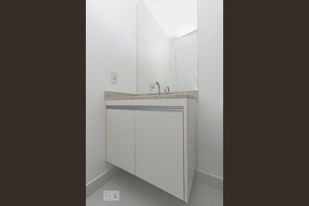 Banheiro de kitnet/studio para alugar com 1 quarto, 25m² em Belenzinho, São Paulo