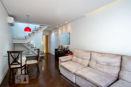 Sala de casa à venda com 3 quartos, 250m² em Vila Cleonice, São Paulo